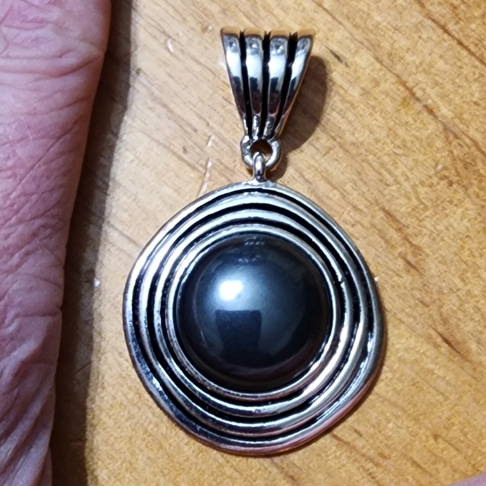 Premier Design Pendant